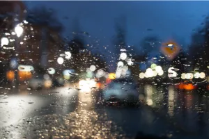 Consejos para conducir bajo la lluvia