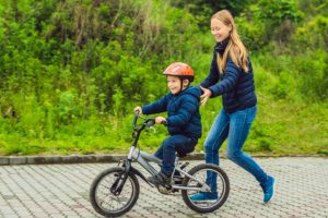 Tips para enseñar a andar en bici